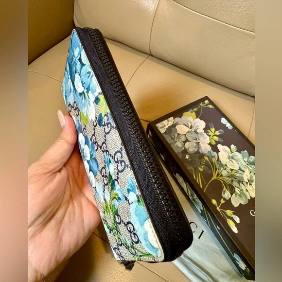 SOLD ❌ GG Supreme Monogram Blue Blooms Zip Around Wallet - Picture 5 of 7